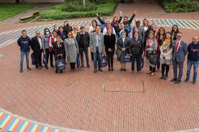 Los rectores que asistieron al reconocimiento aprovecharon la visita para conocer la obra del maestro Carlos Cruz -Diez. 